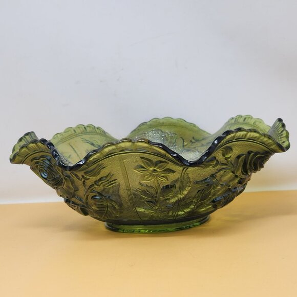 Vintag Green Carnival Style Pressed Glass Rose Pattern Crimped Bowl - Picture 3 of 9